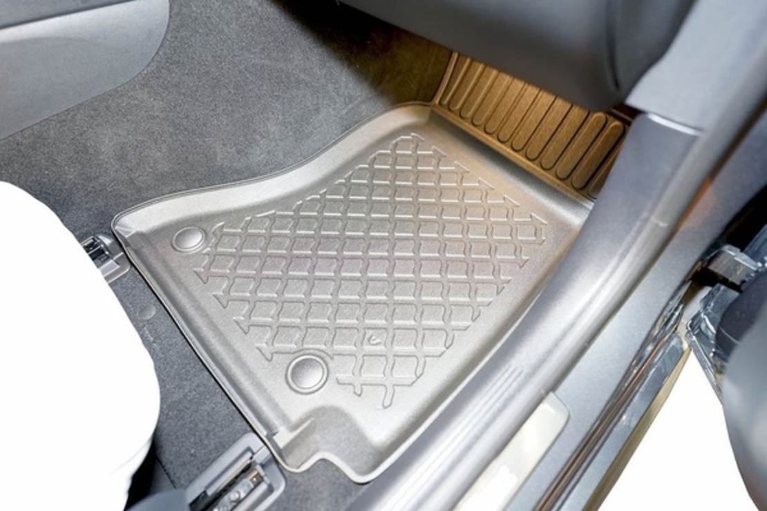 Covorase tip tavita Mercedes C-class W206 Plug-in Hybrid, anul de fabricatie 10.2021 - prezent, caroserie Sedan