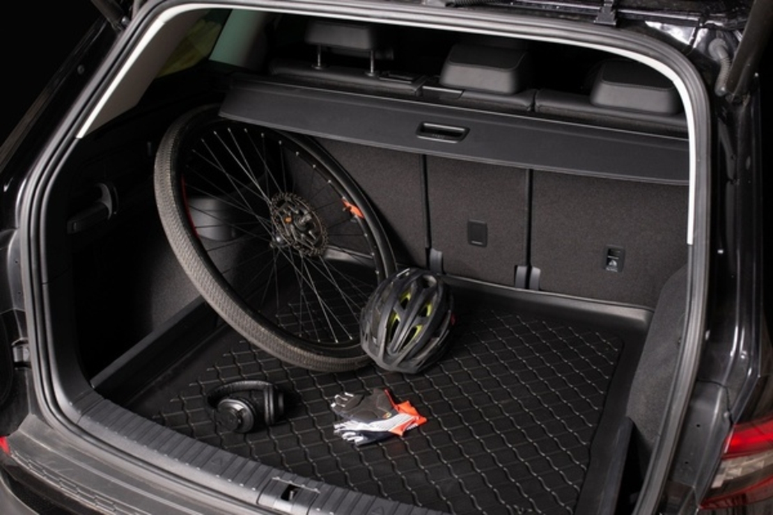 Tavita portbagaj Volkswagen Golf IV caroserie combi fabricatie 1998 - 05. 2007 (portbagaj mai sus)