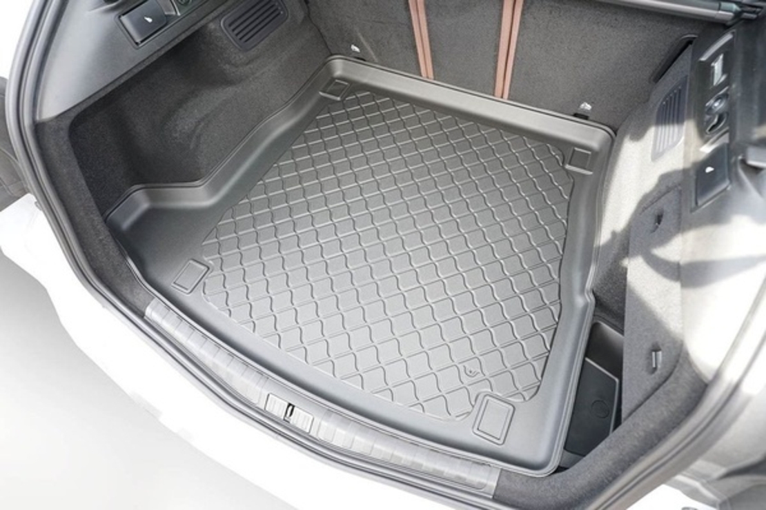 Tavita de portbagaj Alfa Romeo Stelvio (Type 949), anul de fabricatie 01.2017-prezent, caroserie SUV, fara subwoofer