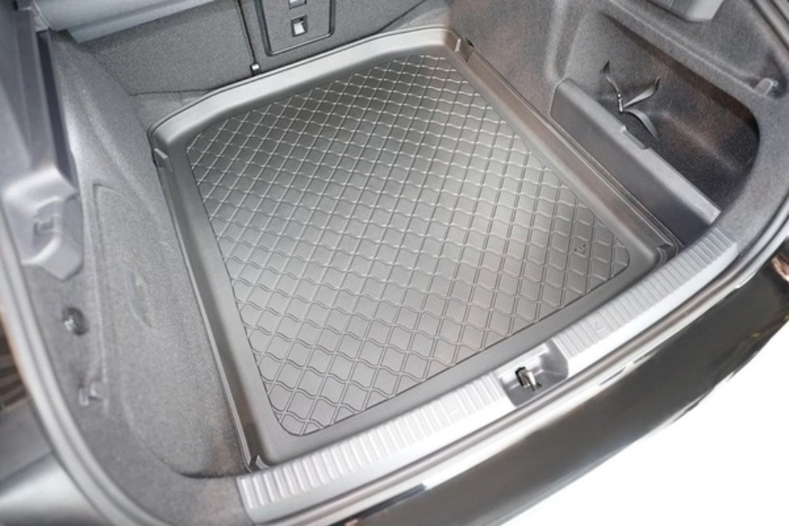 Tavita portbagaj Skoda Superb IV, fabricatie 12.2023 - prezent, caroserie sedan, portbagaj inferior, fara podea reglabila pe inaltime