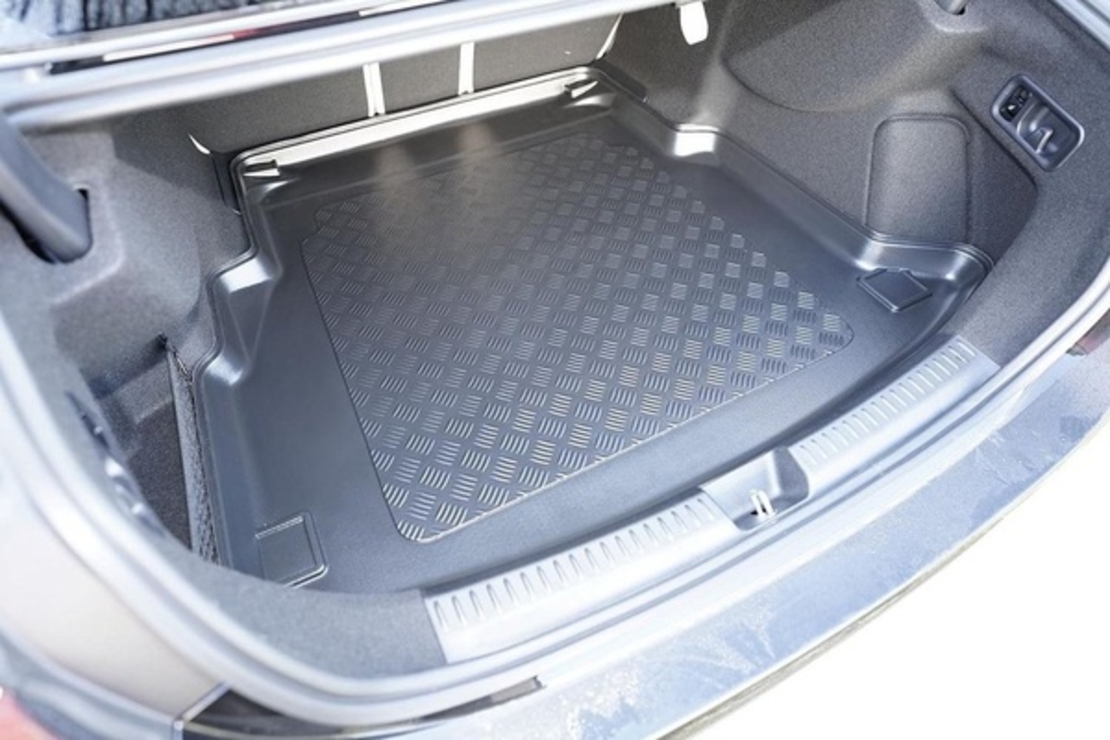 Tavita portbagaj Mercedes E-Class W214 fabricatie 05.2023 - prezent, caroserie sedan, nu corespunde pentru PHEV
