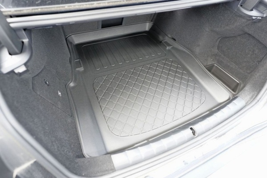 Tavita portbagaj BMW i7 G70, fabricatie 11.2022 - prezent, caroserie sedan