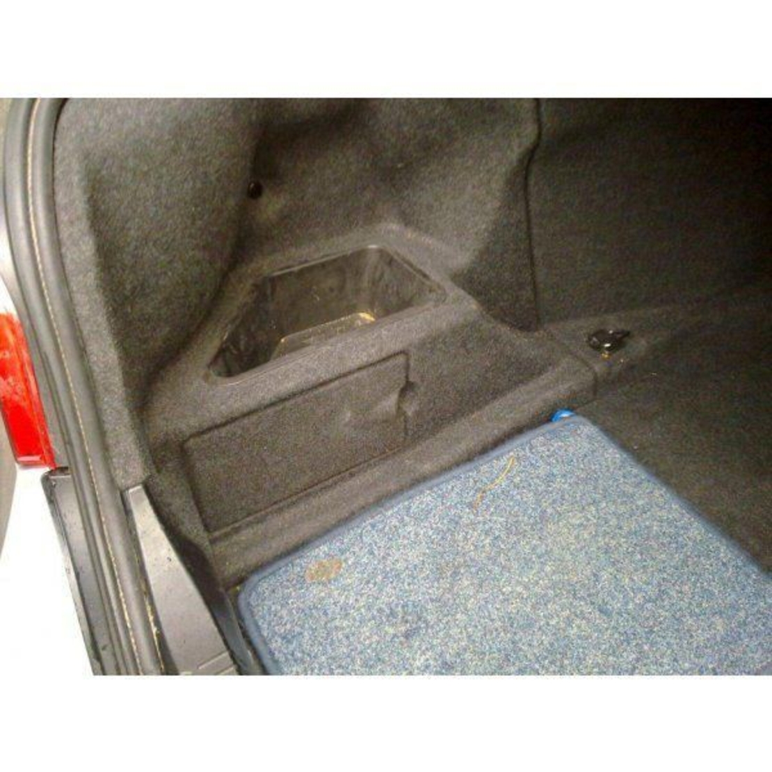 Tavita portbagaj BMW Seria 5 E60 caroserie Sedan fabricatie 07.2003 - 2010 (cu buzunar de plastic pe stanga)