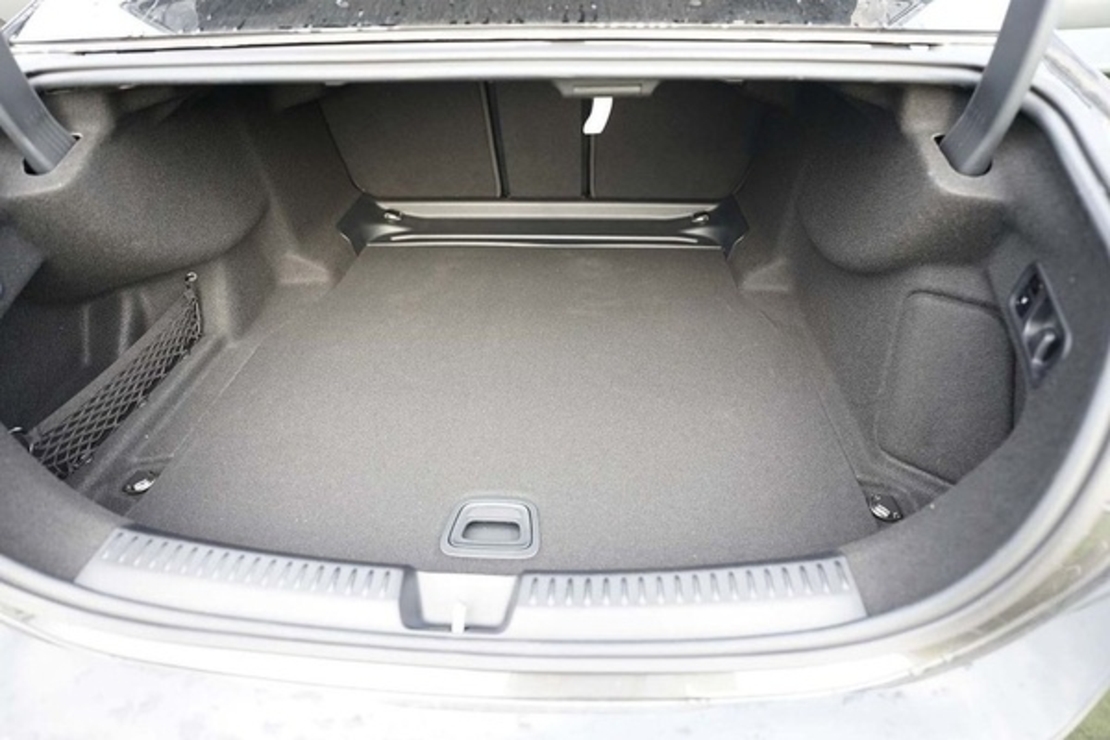 Tavita portbagaj Mercedes E-Class W214 fabricatie 05.2023 - prezent, caroserie sedan, nu corespunde pentru PHEV