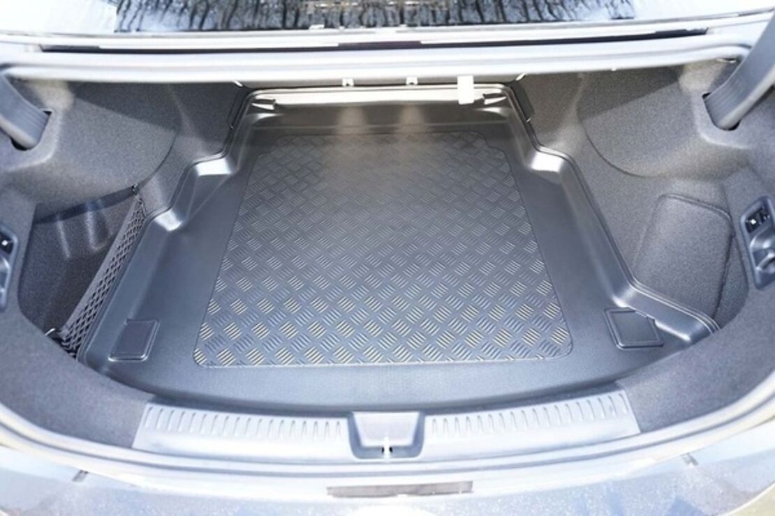Tavita portbagaj Mercedes E-Class W214 fabricatie 05.2023 - prezent, caroserie sedan, nu corespunde pentru PHEV
