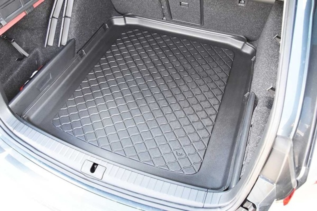 Tavita portbagaj premium Skoda Octavia IV, caroserie combi, fabricatie 06.2020 - prezent (portbagaj inferior)