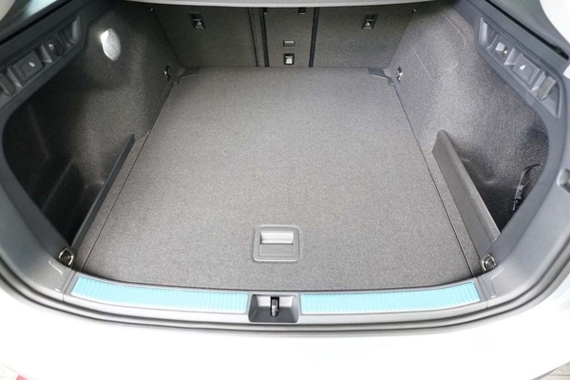 Tavita portbagaj Volkswagen Passat B9 fabricatie 11.2023 - prezent, caroserie combi, podea variabila in pozitie superioara, fara separator