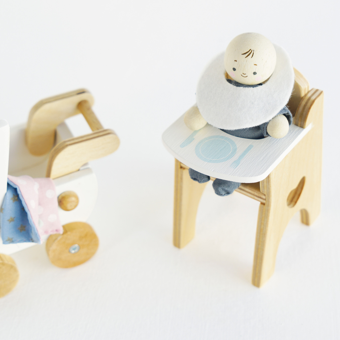Set bebelus cu accesorii, Le Toy Van, din lemn