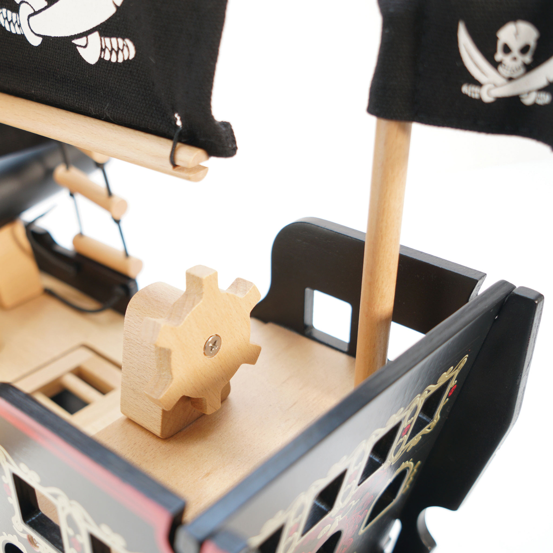 Jucarie din lemn, Le Toy Van, corabia piratilor, neagra