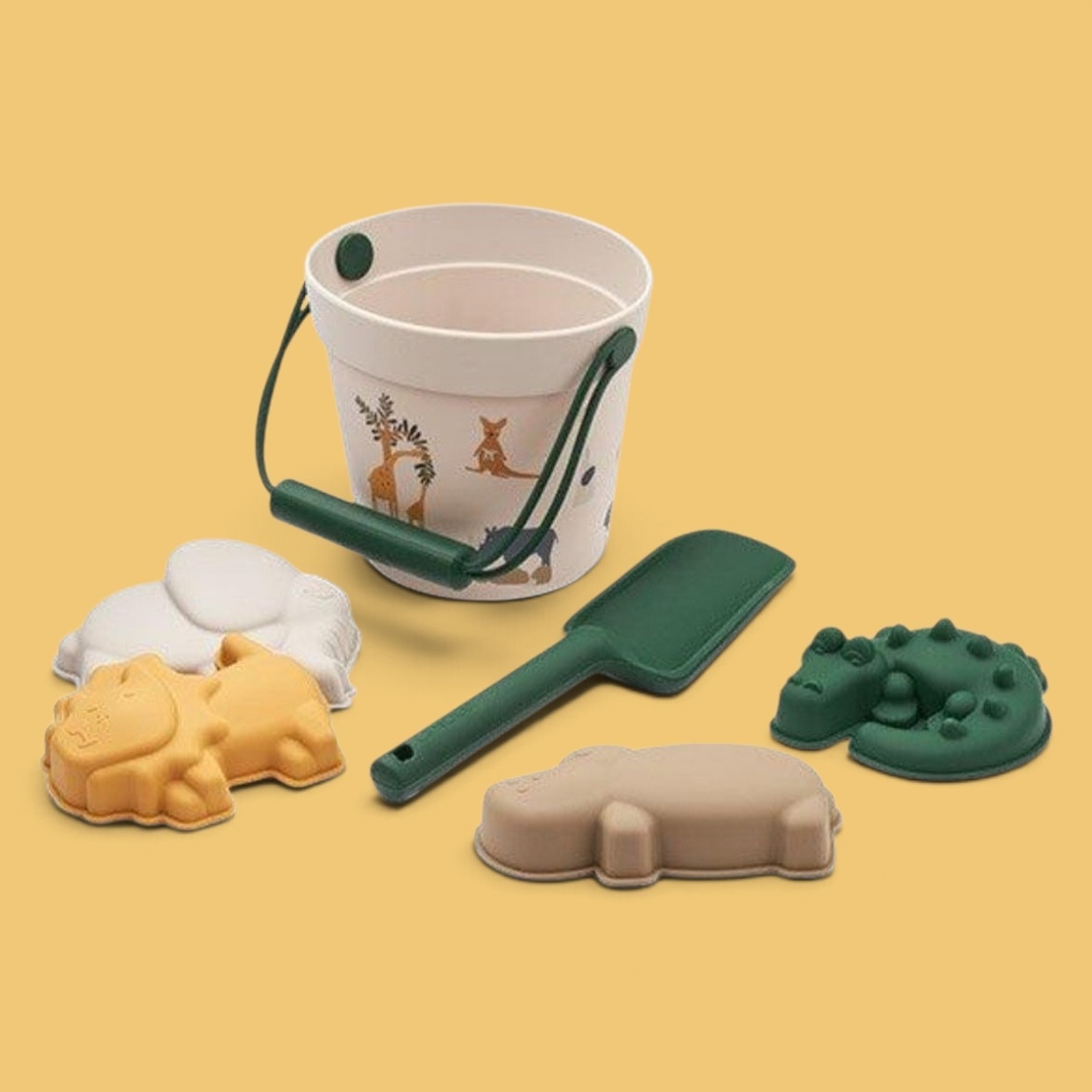Set jucarii de plaja si nisip pentru copii, din silicon premium premium, include galetusa flexibila, lopatica si forme moale de modelat, 18 luni+