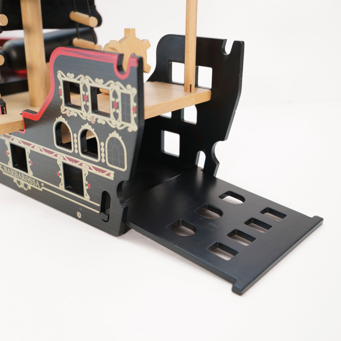 Jucarie din lemn, Le Toy Van, corabia piratilor, neagra
