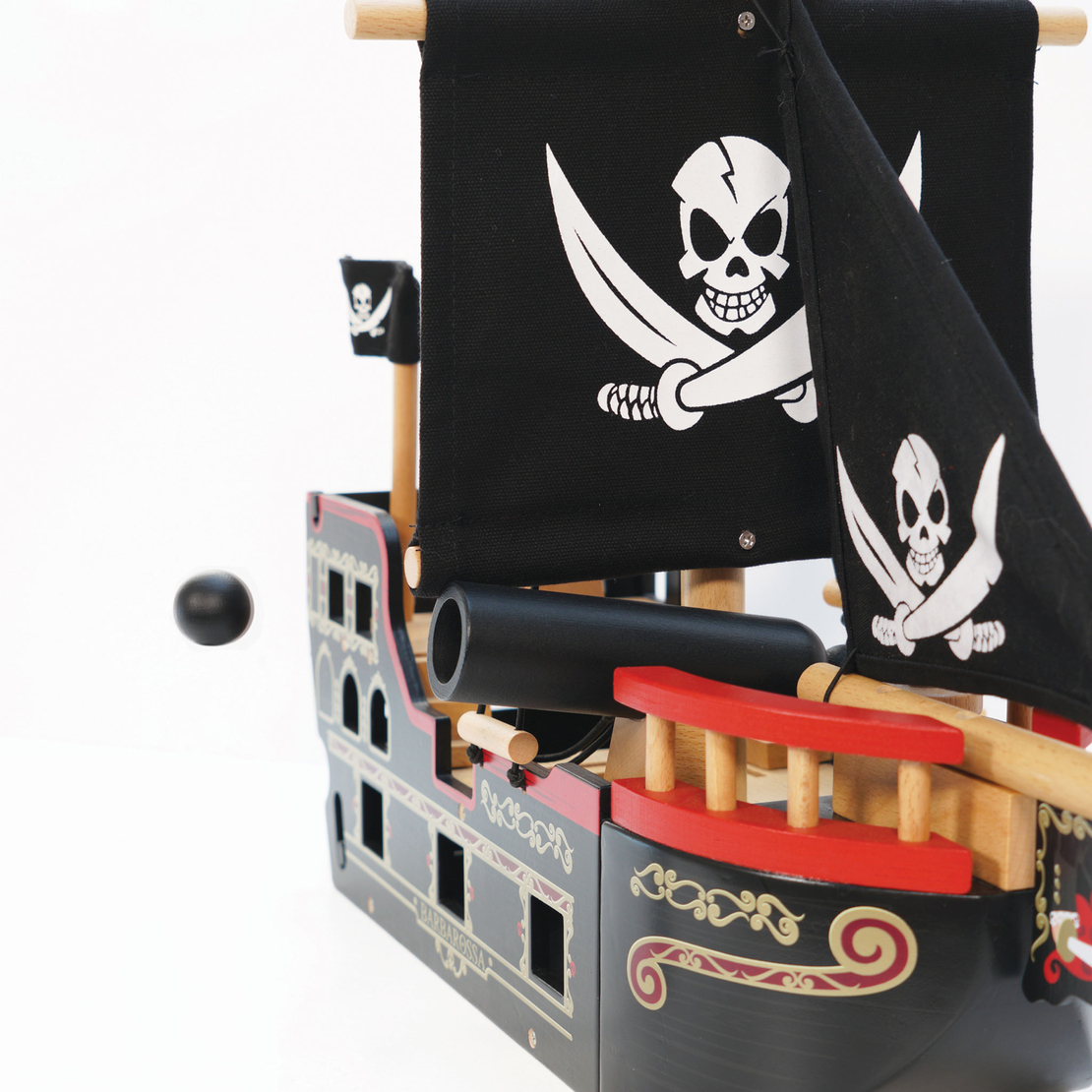Jucarie din lemn, Le Toy Van, corabia piratilor, neagra