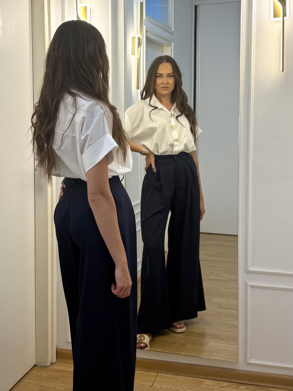 Teget pantalone sa faltama
