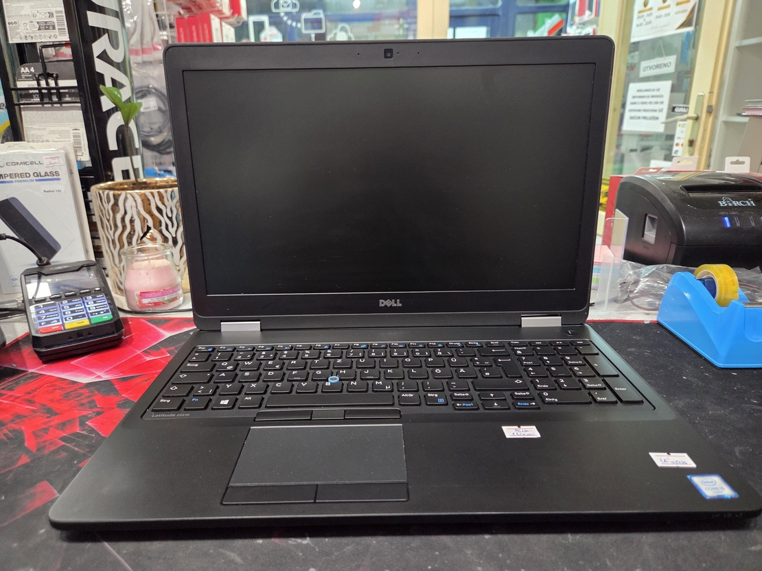 Dell Latitude 5570 15.6/i5 6200U 2.8GHz/8GB DDR4/256GB SSD