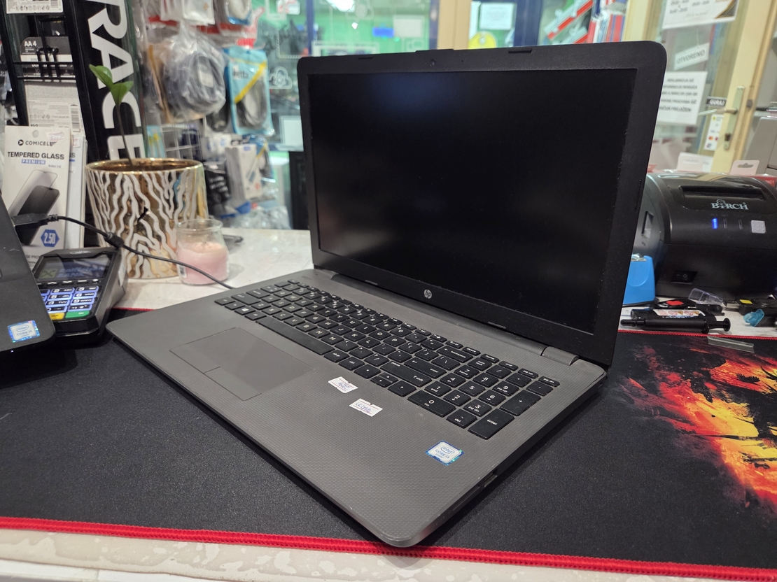 HP 250 G6 15.6/Intel i3 6006U  2.0GHz/12GB DDR4/128GB SSD