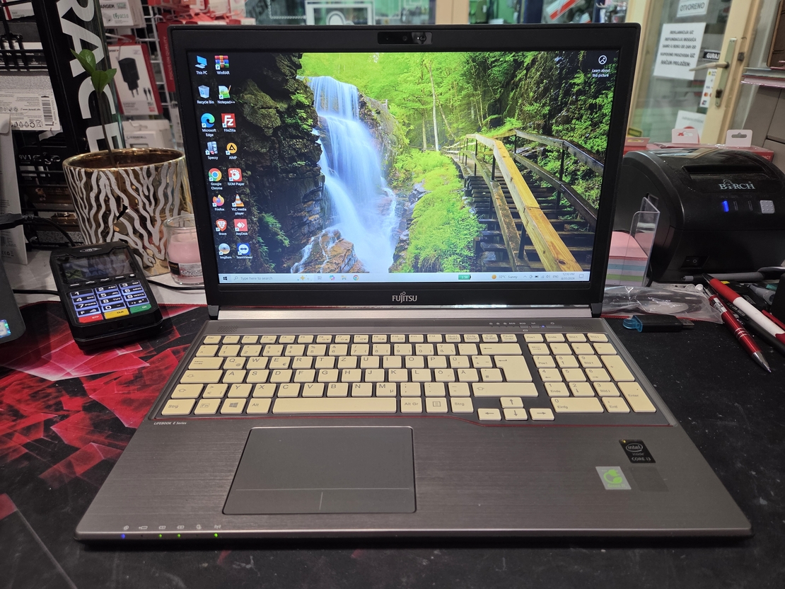 Fujitsu Lifebook E754 15.6/i3 4200M 2.5GHz/8GB DDR3l/120GB SSD