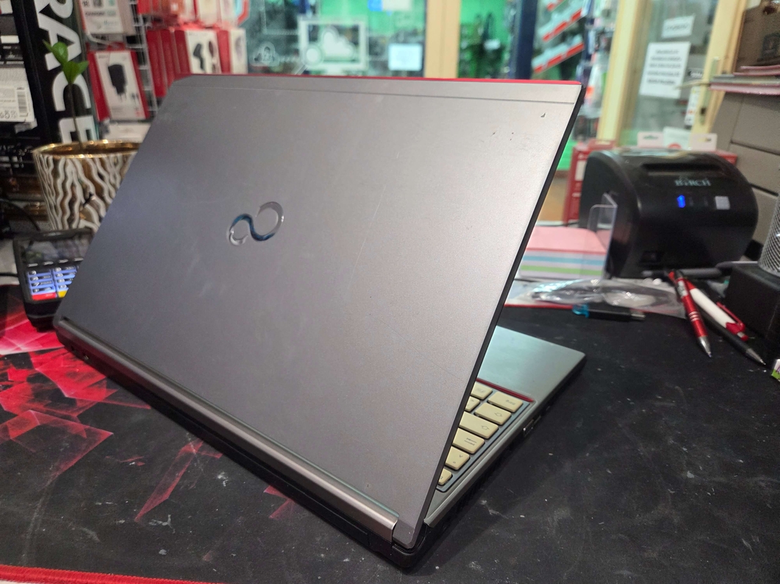 Fujitsu Lifebook E754 15.6/i3 4200M 2.5GHz/8GB DDR3l/120GB SSD
