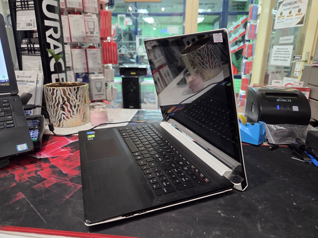Lenovo Flex 2-15 15.6/I5 4210U 2.7GHz/6GB DDR3/2GB Nvidia