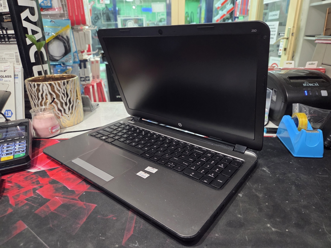 HP 250 G3 15.6/Celeron N2840 2.16GHz/8GB DDR3/128GB SSD