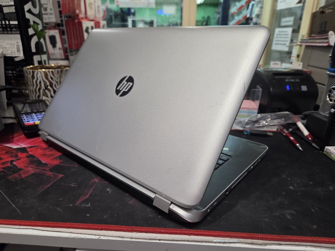 HP Pavilion G7 17.3/AMD A8 6410 2.4GHz/16GB DDR3l/120GB SSD