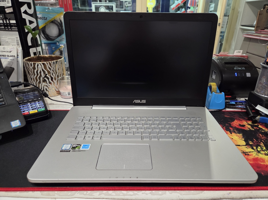 Asus N752X 17.3/i7 6700HQ 3.5GHz/8GB DDR4/SSD + HDD
