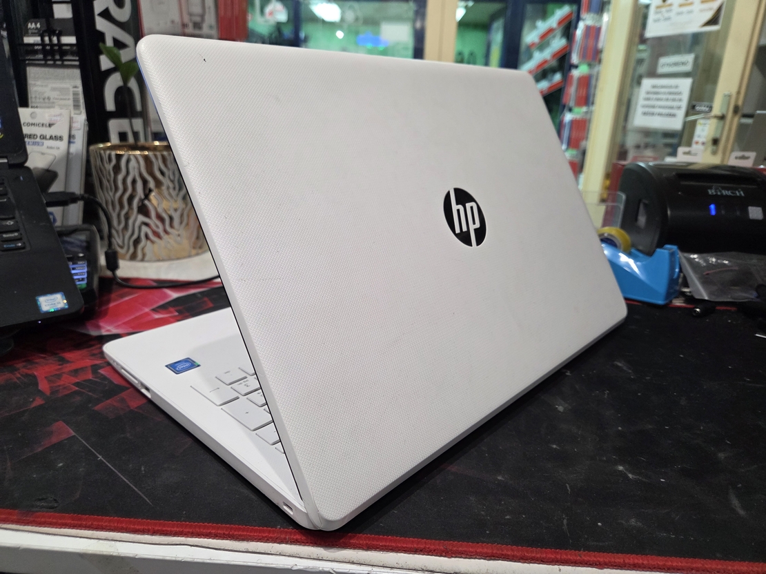 HP 15-bs026nz 15.6/Celeron N3060 2.46GHz/4GB DDR3/120GB SSD