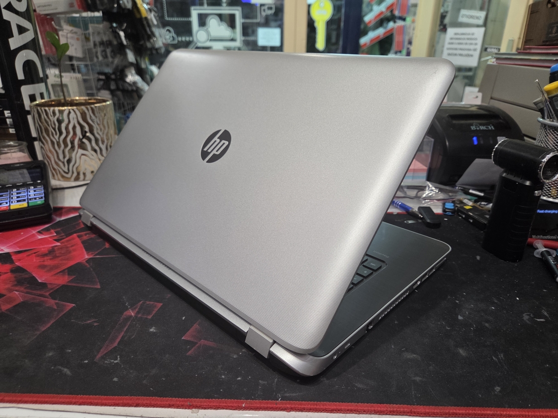 HP Pavilion G7 17.3/AMD A8 6410 2.4GHz/8GB DDR3l/120GB SSD