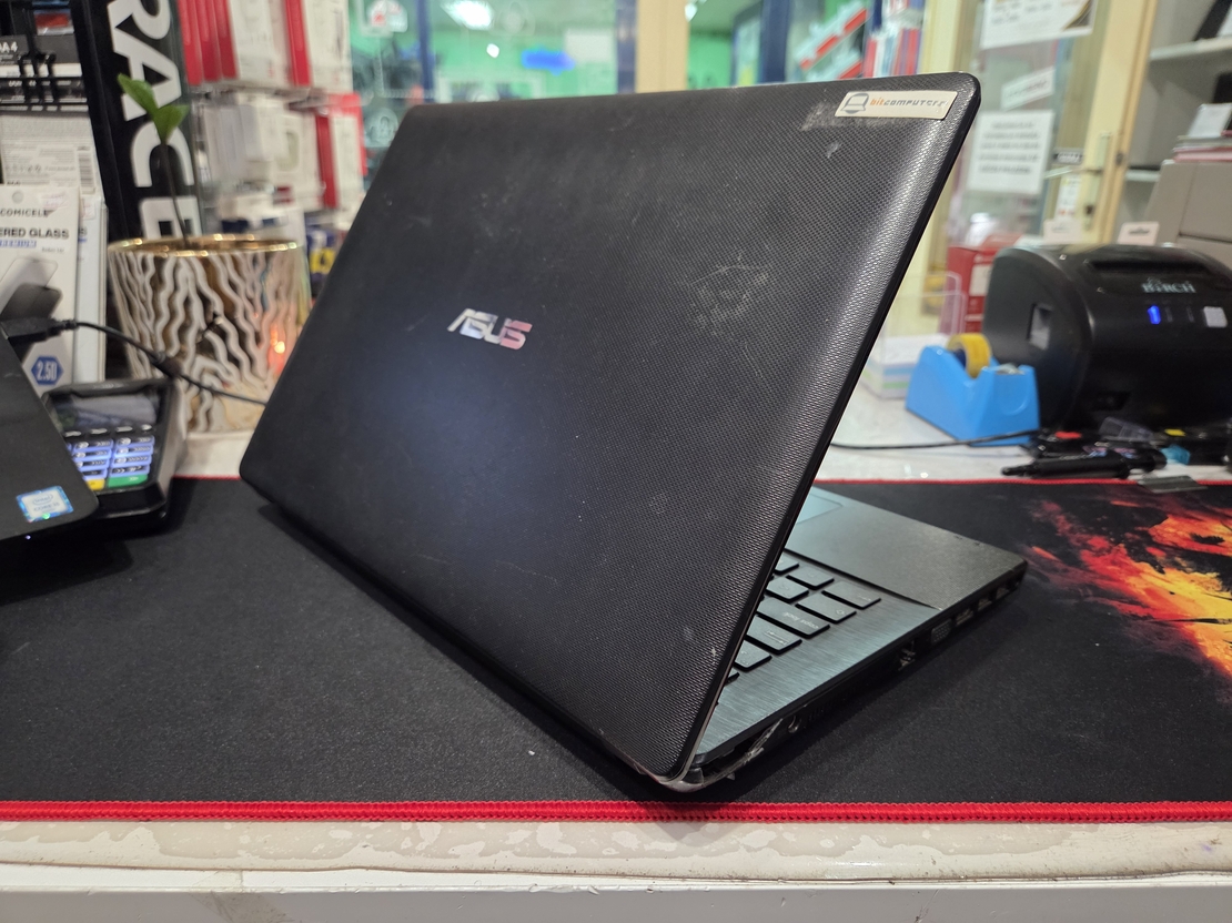 Asus X541 14/Intel Celeron 1007U 1.5GHz/2GB DDR3/256GB SSD