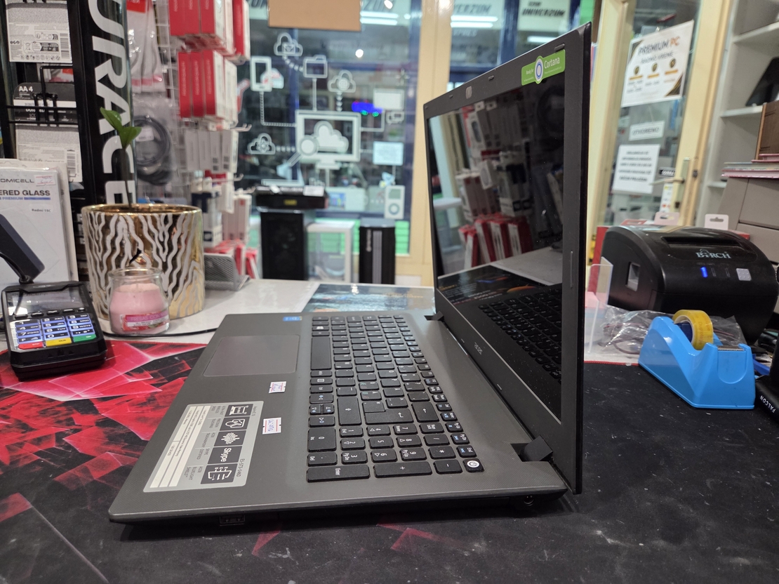 Acer Aspire E5 15.6/i5 5200U 2.7GHz/8GB DDR3l/256GB SSD
