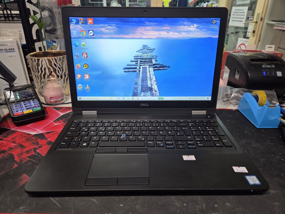 Dell Latitude 5570 15.6/i5 6200U 2.8GHz/8GB DDR4/256GB SSD