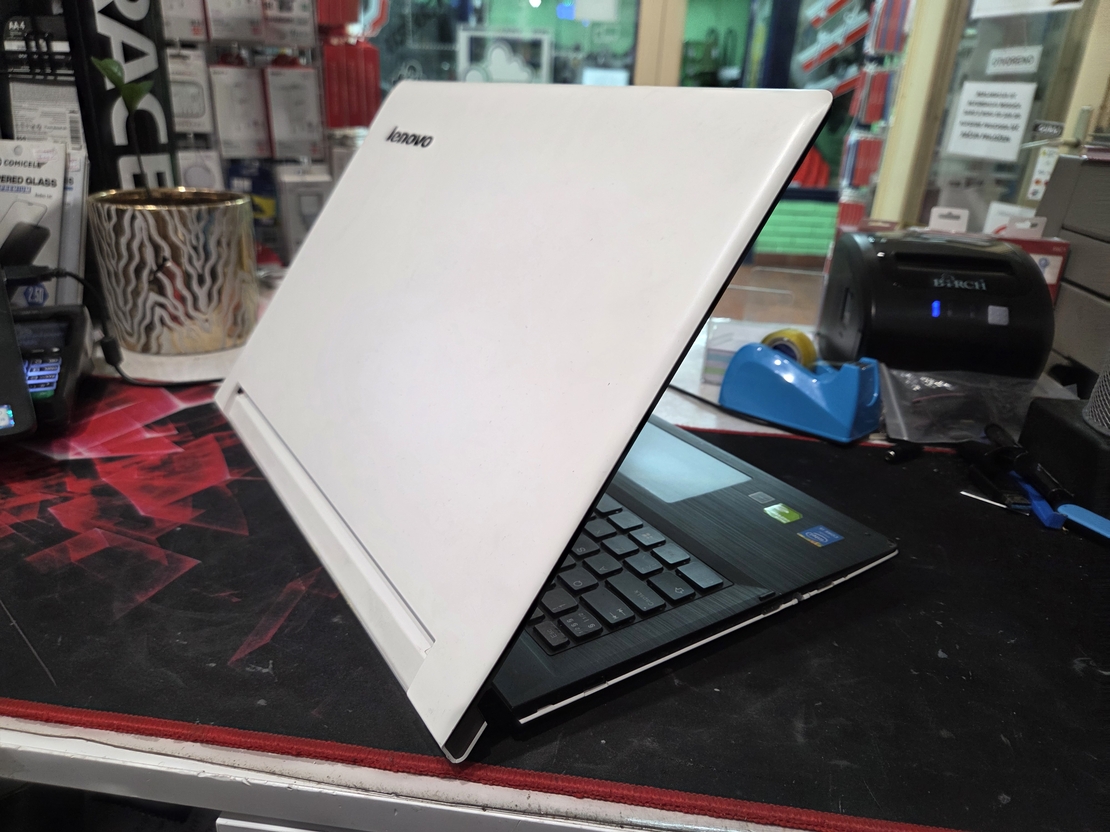 Lenovo Flex 2-15 15.6/I5 4210U 2.7GHz/6GB DDR3/2GB Nvidia
