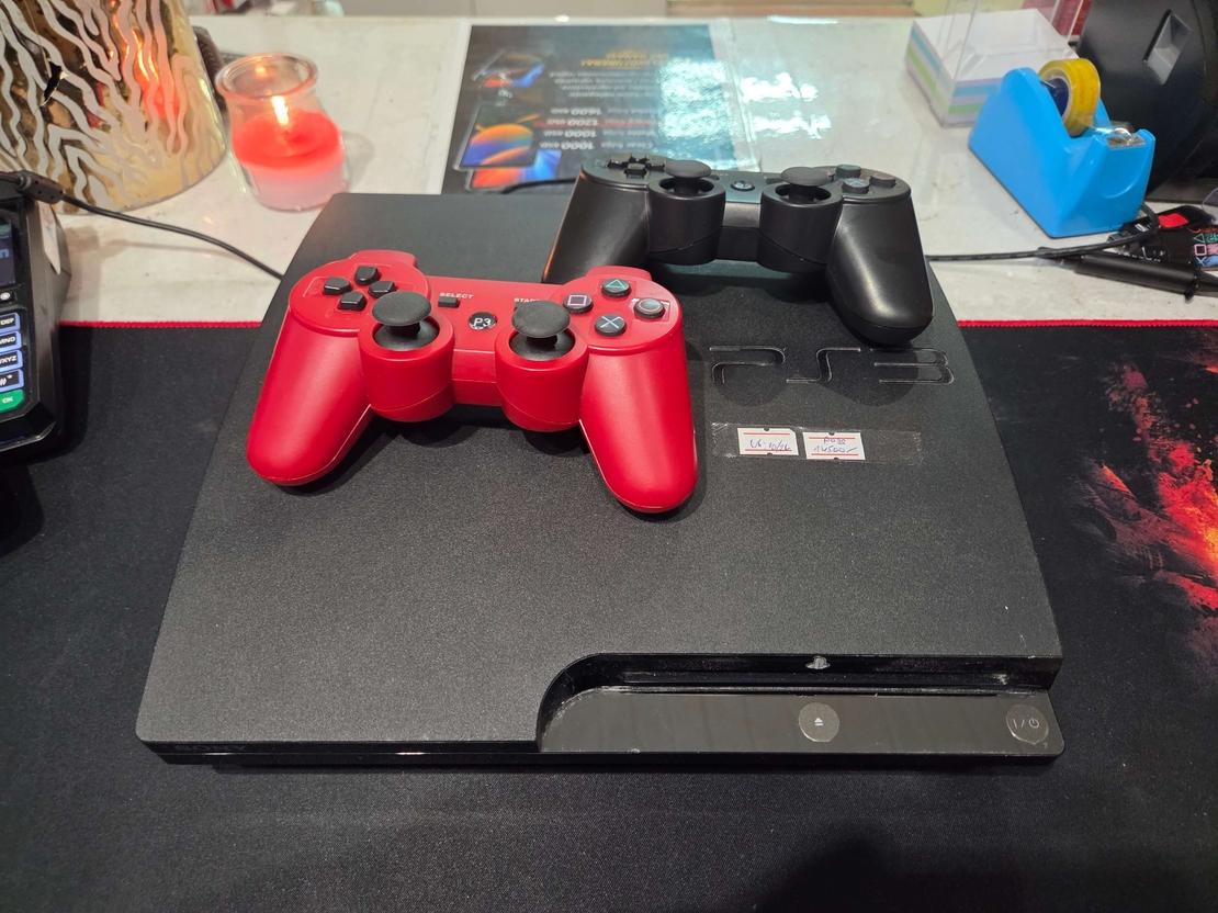 Playstation 3 Slim Cipovana/2 Dzojstika/12 Igrica/160GB HDD