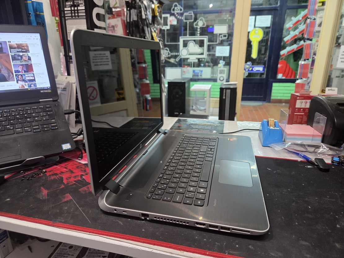 HP Pavilion G7 17.3/AMD A8 6410 2.4GHz/8GB DDR3l/120GB SSD