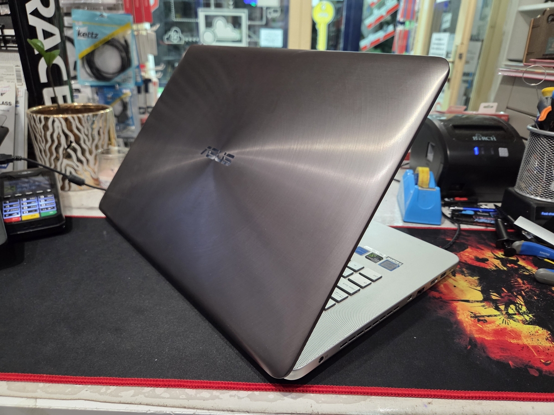 Asus N752X 17.3/i7 6700HQ 3.5GHz/8GB DDR4/SSD + HDD