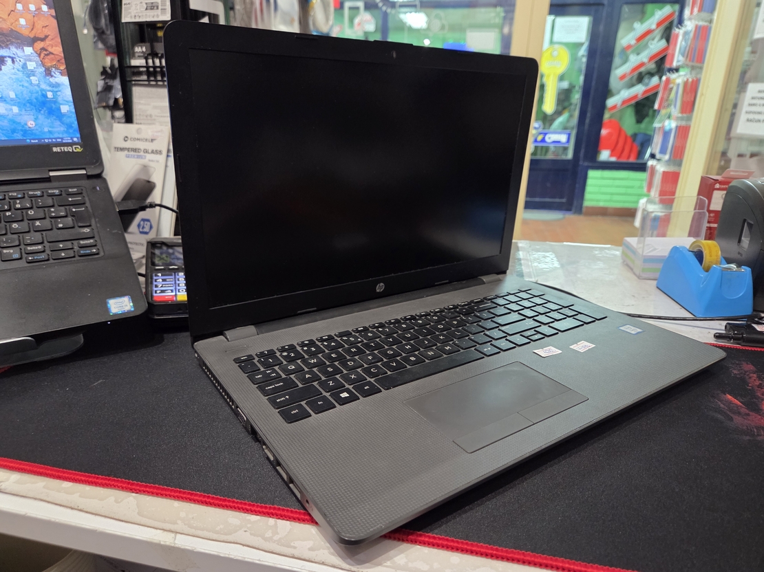 HP 250 G6 15.6/Intel i3 6006U  2.0GHz/12GB DDR4/128GB SSD