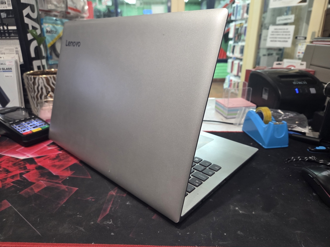 Lenovo Ideapad 320 15.6/AMD E2 9000 2.2GHz/4GB DDR4/ 120GB SSD
