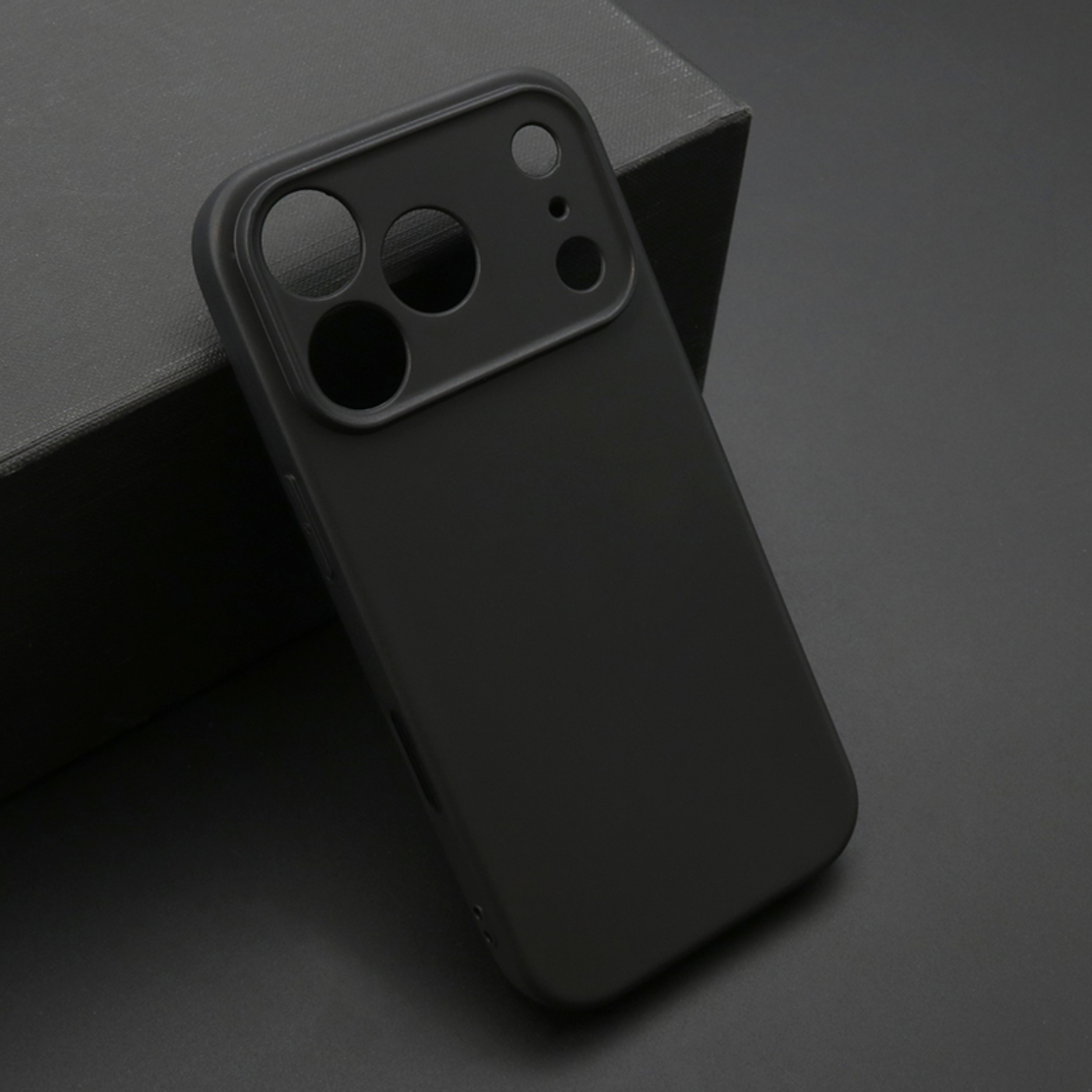Futrola ULTRA TANKI KOLOR za iPhone 17 Pro (6.3) crna