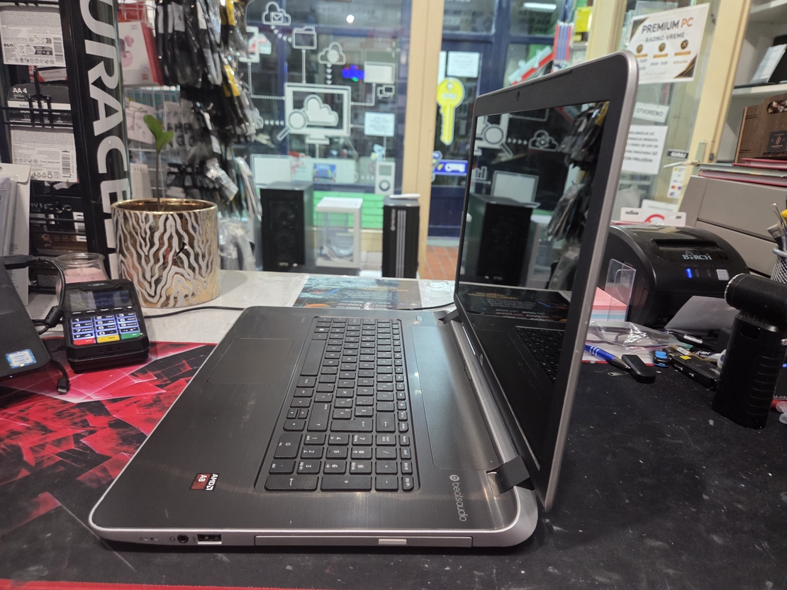 HP Pavilion G7 17.3/AMD A8 6410 2.4GHz/8GB DDR3l/120GB SSD