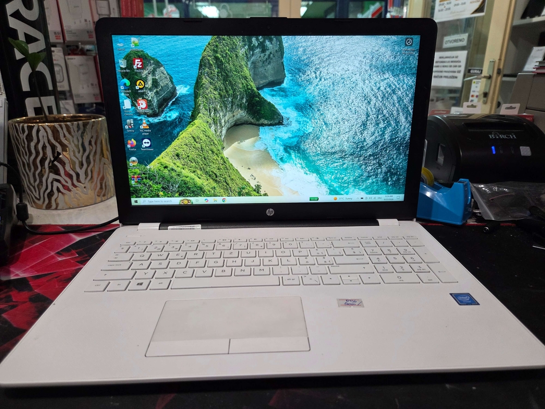 HP 15-bs026nz 15.6/Celeron N3060 2.46GHz/4GB DDR3/120GB SSD