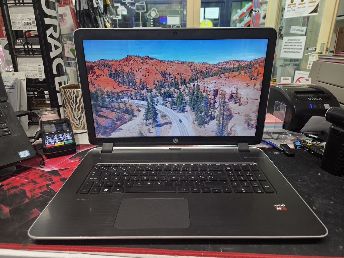 HP Pavilion G7 17.3/AMD A8 6410 2.4GHz/8GB DDR3l/120GB SSD