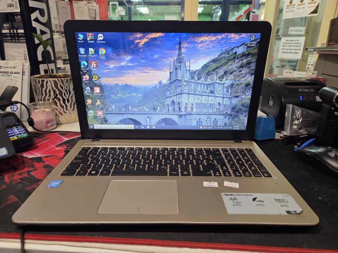 Asus VivoBook X540S 15.6/Celeron N3060 1.6GHz/4GB DDR3/120GB SSD