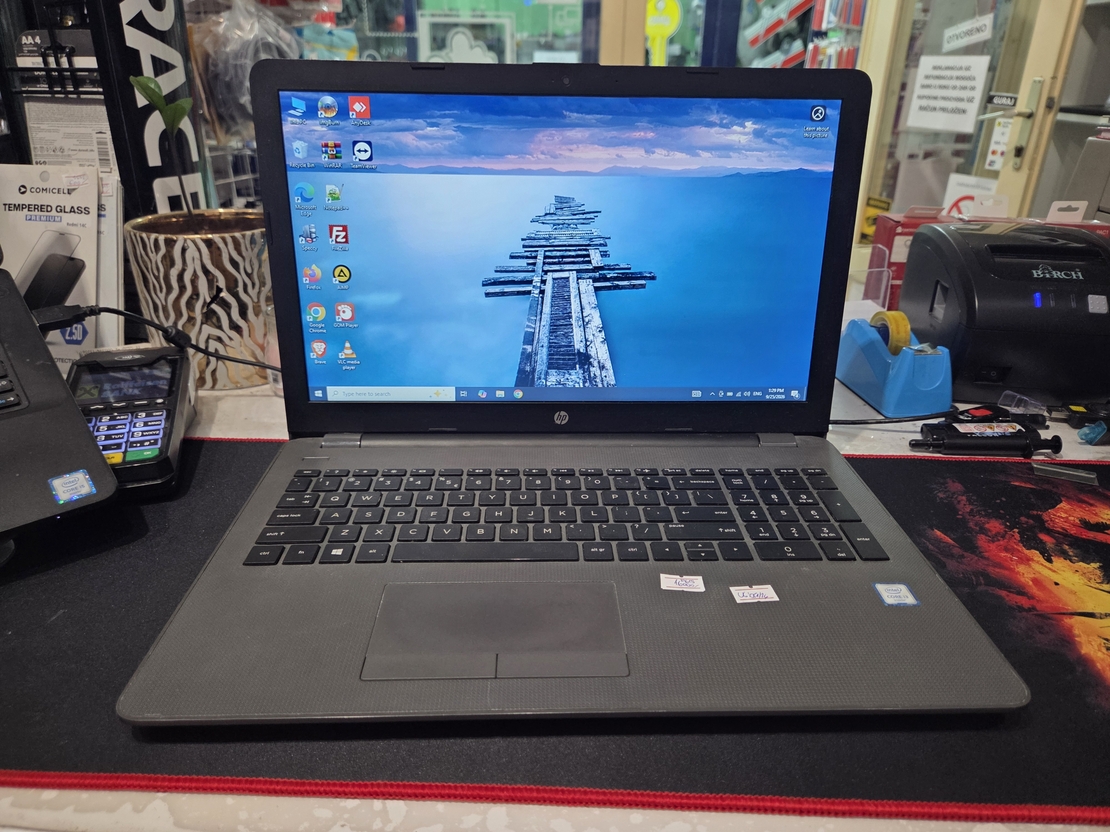 HP 250 G6 15.6/Intel i3 6006U  2.0GHz/12GB DDR4/128GB SSD