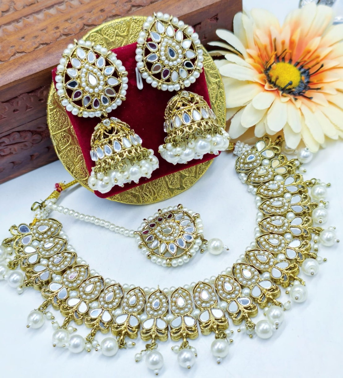 CHOKER NECKLACE
