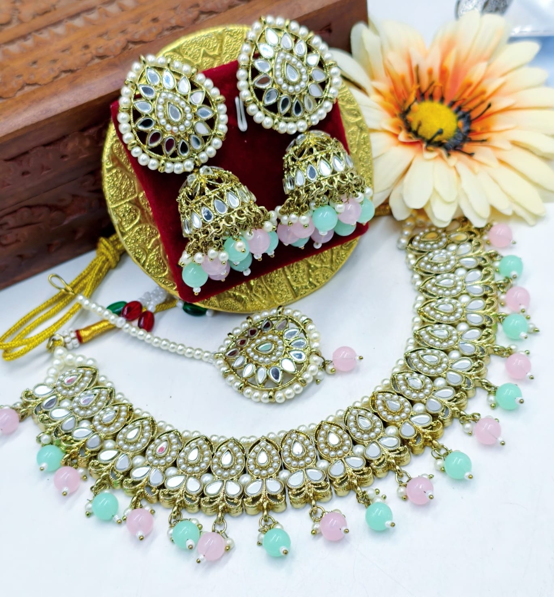 CHOKER NECKLACE