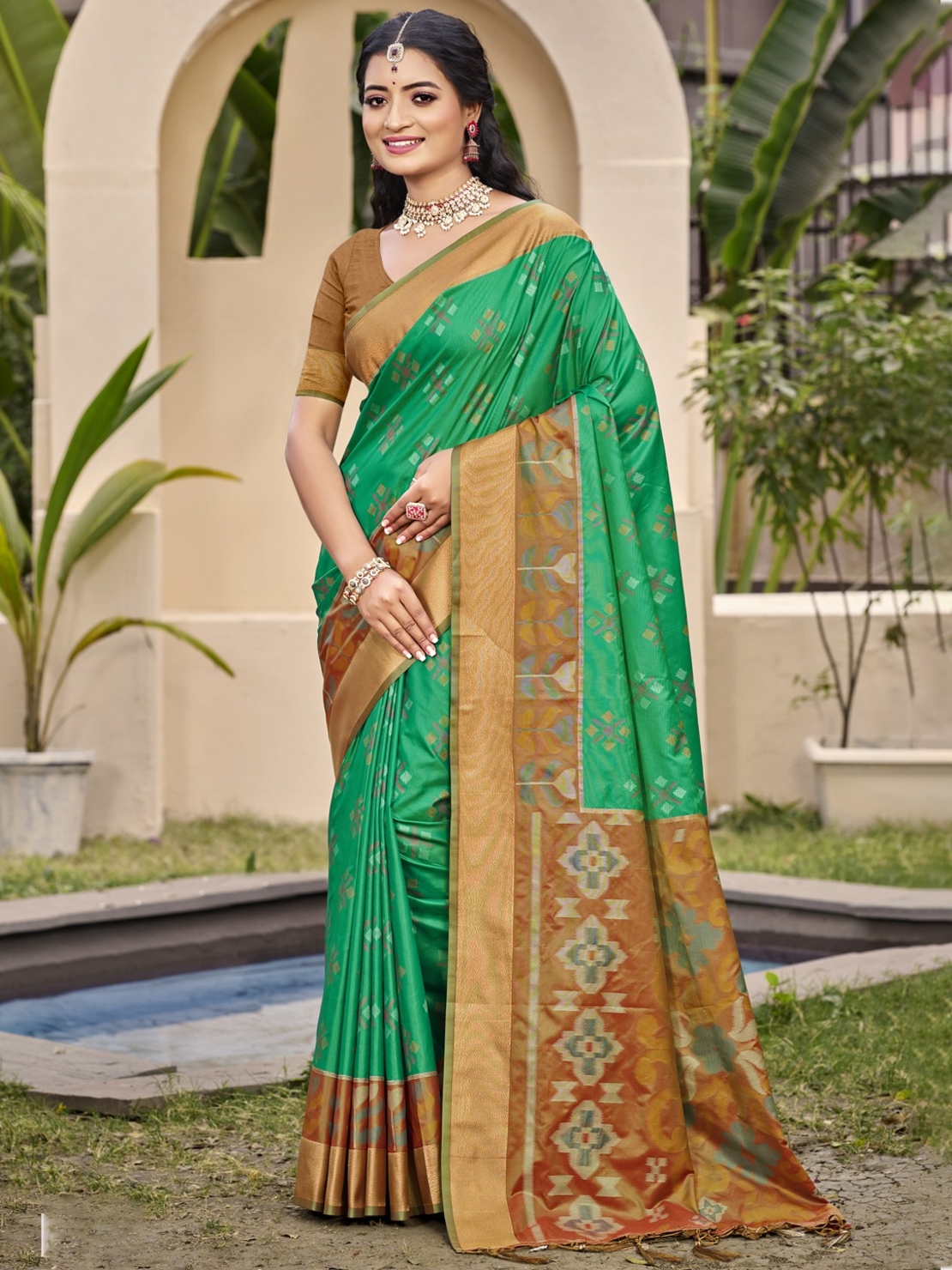 SAREE