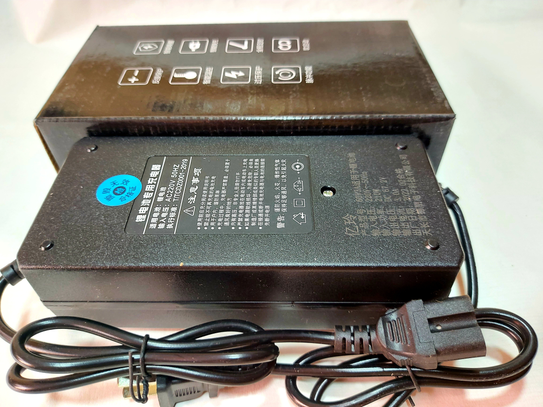 Автоматическое зарядное устройство 36v 3a(42.0v) 10s Li-ion, Li-pol, литиевых аккумуляторов для электросамокатов, электровелосипедов
