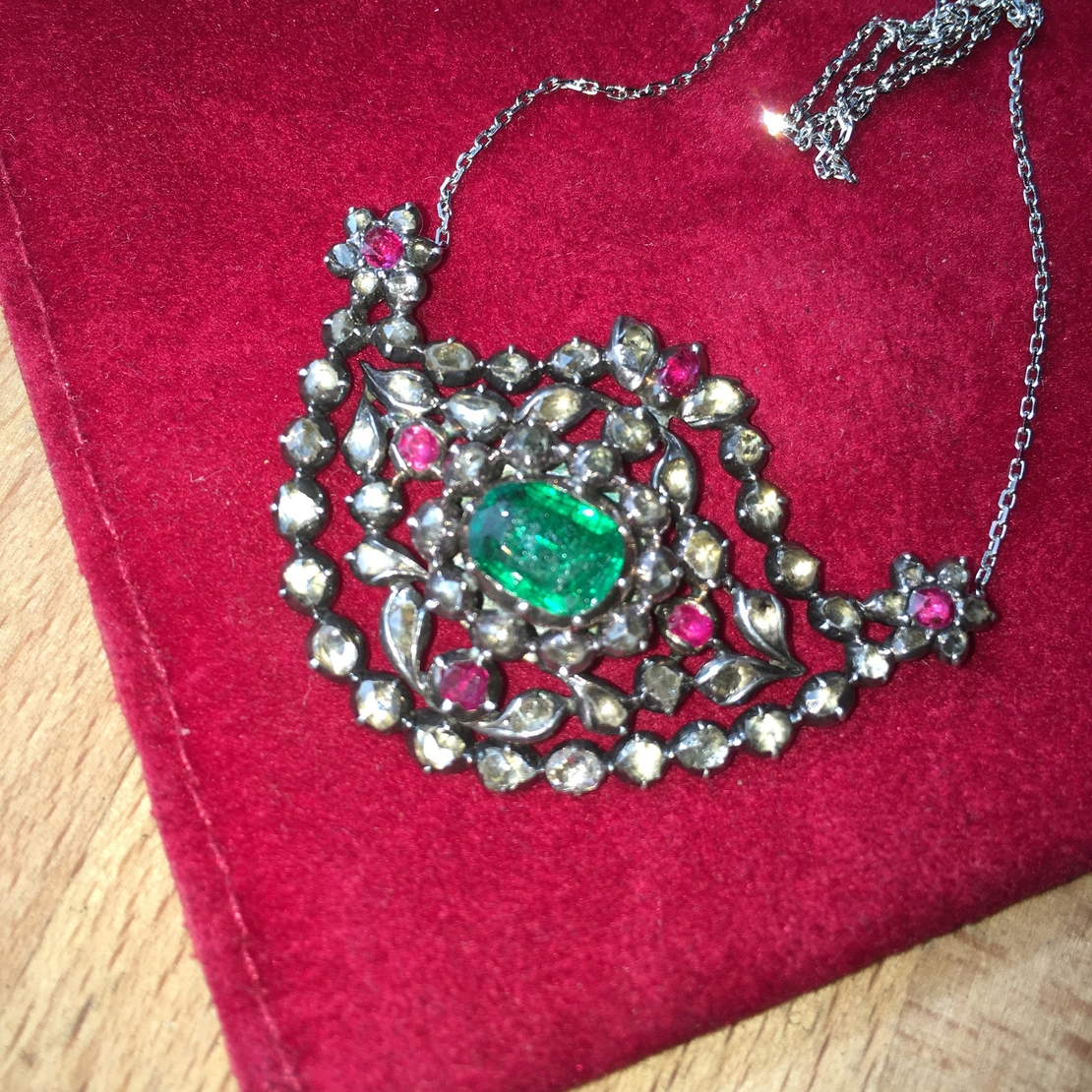 Expensive antique new arrivals jewelry