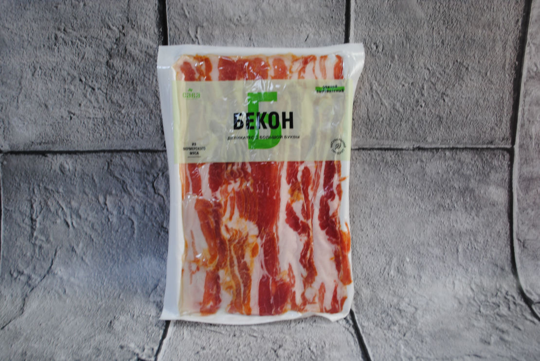 Свинья бекон. Бекон свиной. Бекон свиной традиционный сырокопч.Дороничи. Эстонский бекон свиной в Таллине на рынке фото.