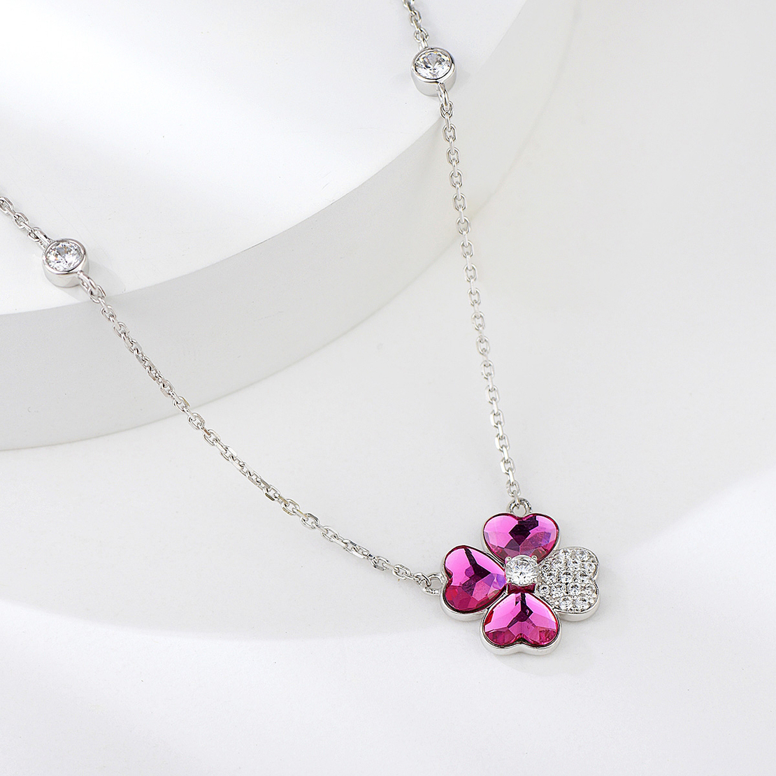Сребърно колие Цикламена Пеперуда Swarovski Crystals | колекция Delicate Silver