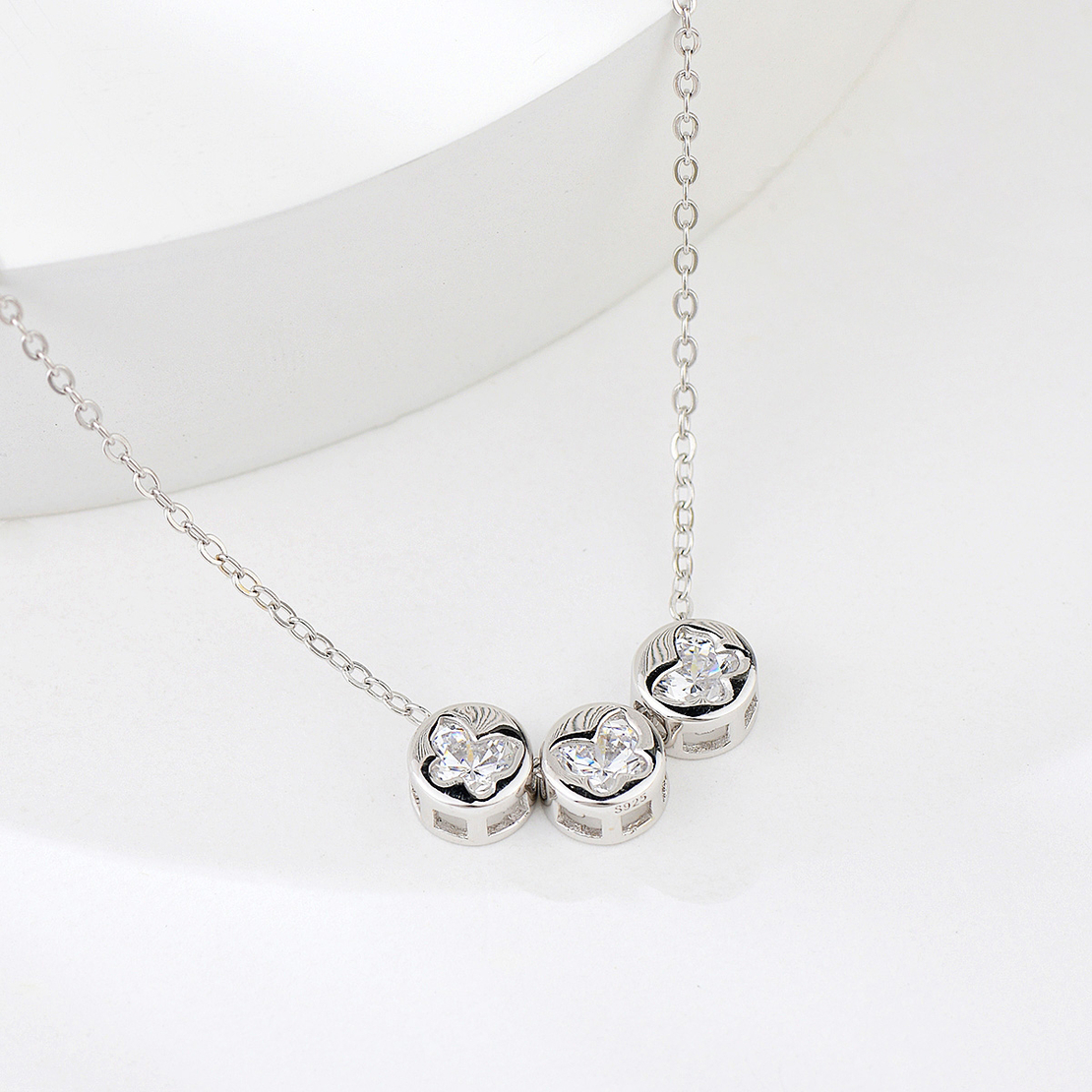 Сребърно колие Три Пеперуди | колекция Delicate Silver